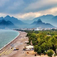 آنتالیا یا دبی؟ کدام برای سفر بهتر است؟ آنتالیا